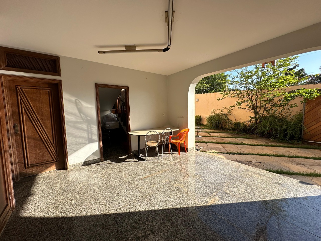 Casa 5 quartos para aluguel Jardim São Luiz 650m² Montes Claros MG: Garagem 2