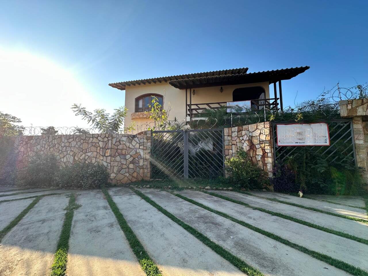 Casa 5 quartos para aluguel Jardim São Luiz 650m² Montes Claros MG: Fachada