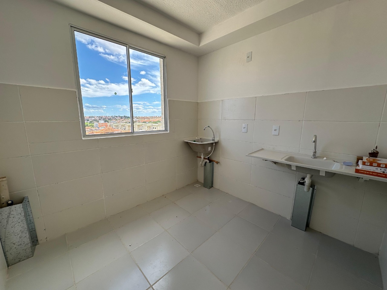 Apartamento 2 quartos para aluguel Residencial Sul Ipês 45m² Montes Claros MG: Cozinha