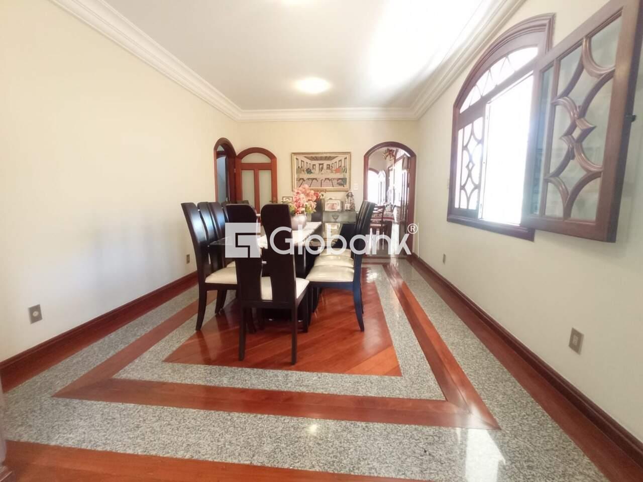 Casa 4 quartos à venda Jardim São Luiz 419m² Montes Claros MG: 