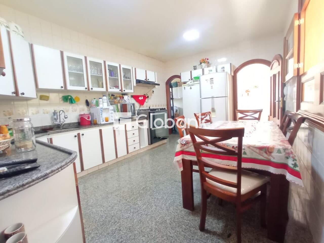 Casa 4 quartos à venda Jardim São Luiz 419m² Montes Claros MG: 