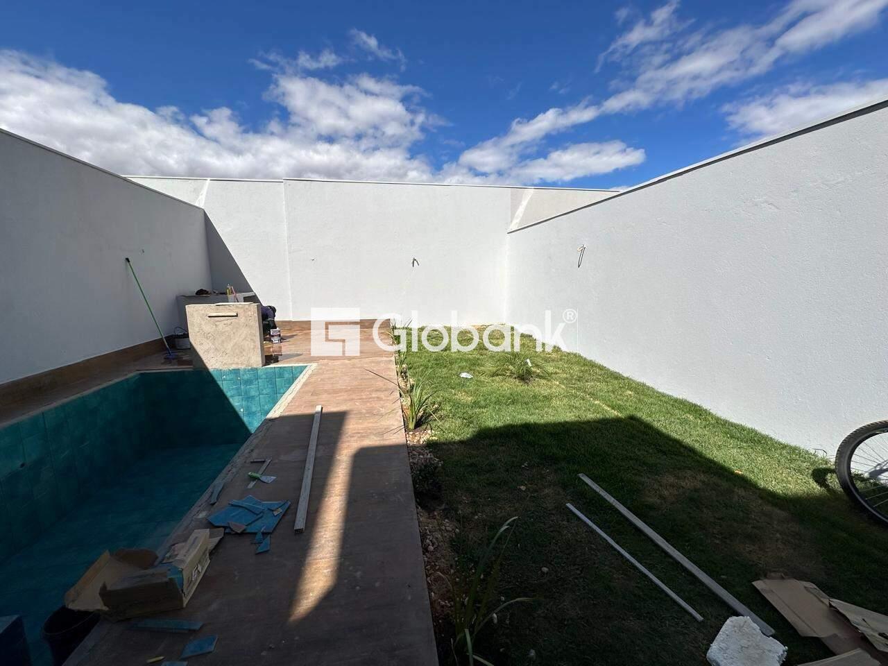 Casa 3 quartos à venda Ibituruna 230m² Montes Claros MG: ea com piscina