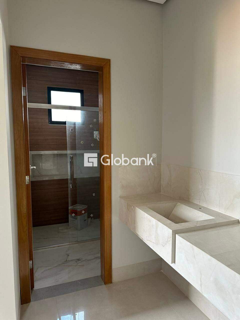 Casa 3 quartos à venda Ibituruna 230m² Montes Claros MG: Banho
