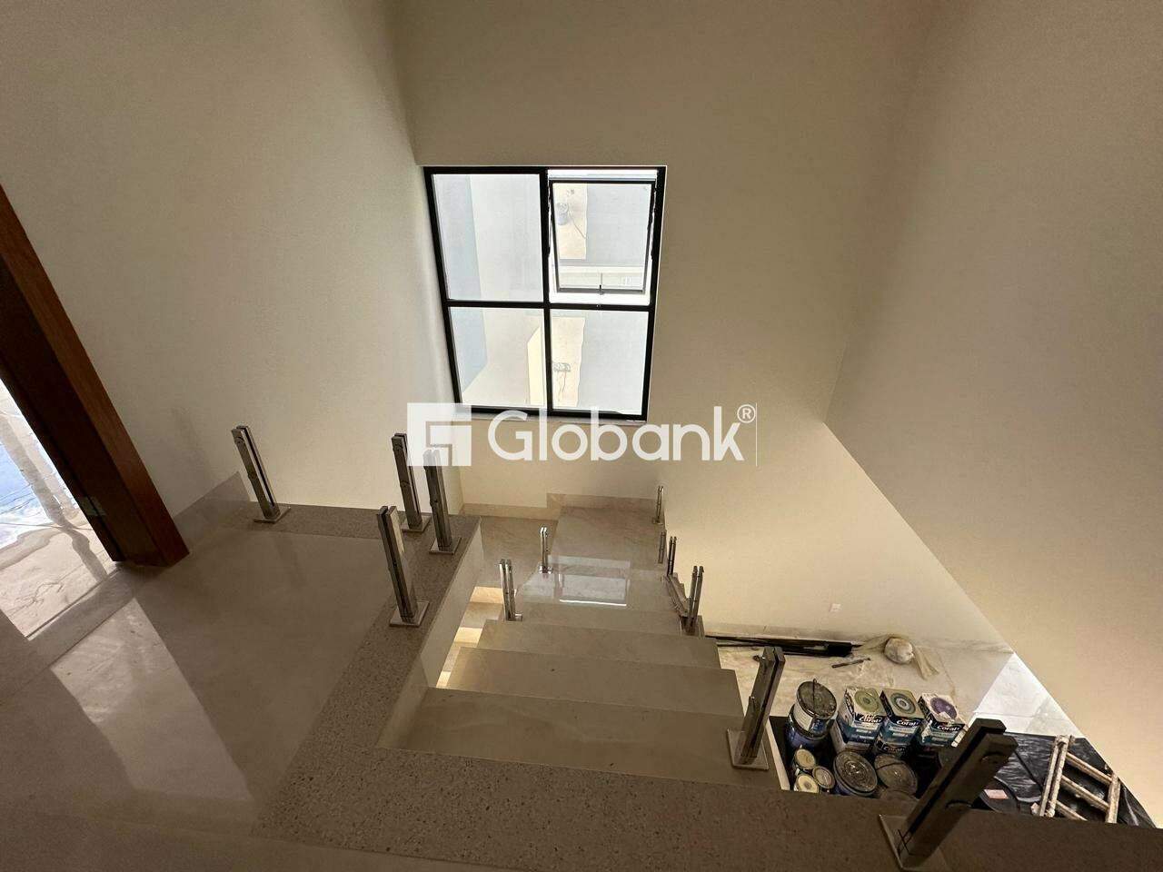 Casa 3 quartos à venda Ibituruna 230m² Montes Claros MG: Escada de acesso a parte superior