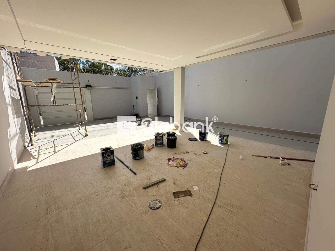 Casa 3 quartos à venda Ibituruna 230m² Montes Claros MG: Garagem