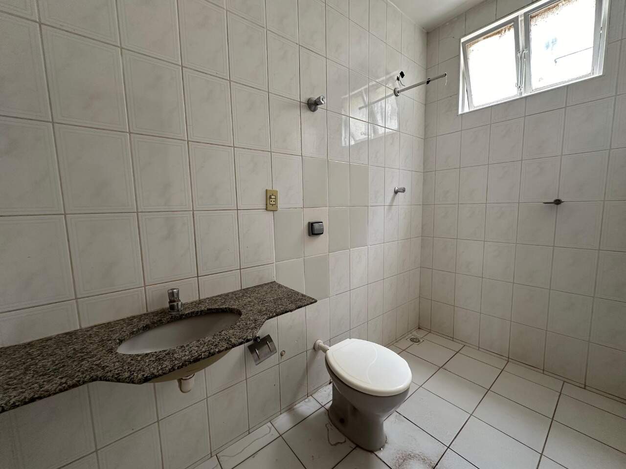 Apartamento 3 quartos para aluguel Cidade Nova 80m² Montes Claros MG: Banheiro social