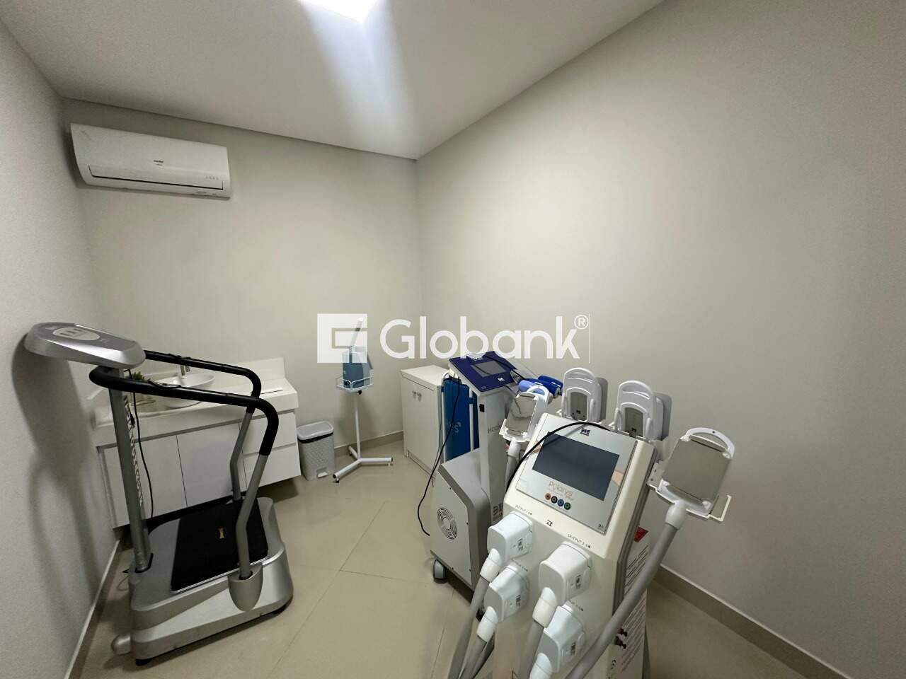 Sala comercial para aluguel Edgar Pereira 25m² Montes Claros MG: Sala