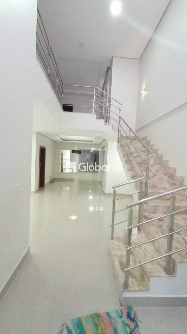 Casa 5 quartos à venda Sapucaia 350m² Montes Claros MG: Sala