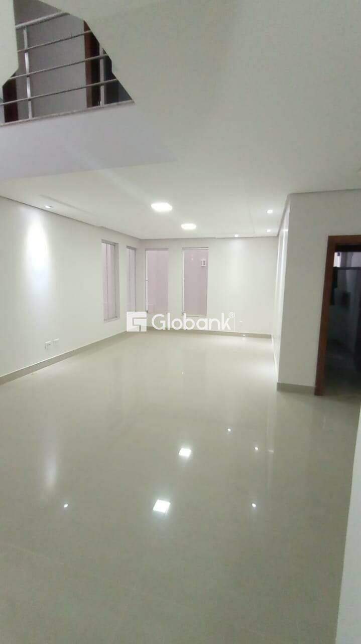 Casa 5 quartos à venda Sapucaia 350m² Montes Claros MG: Sala