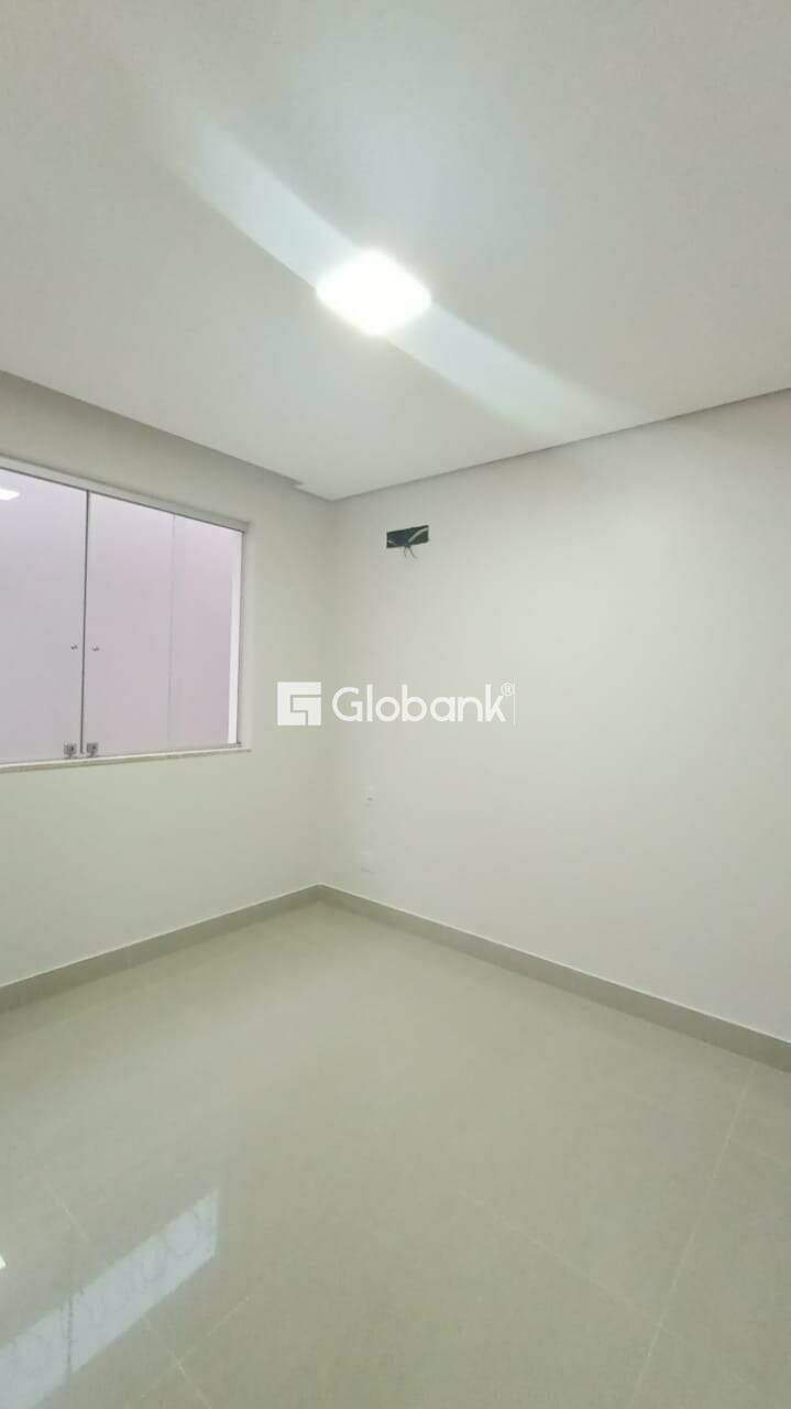 Casa 5 quartos à venda Sapucaia 350m² Montes Claros MG: Quarto