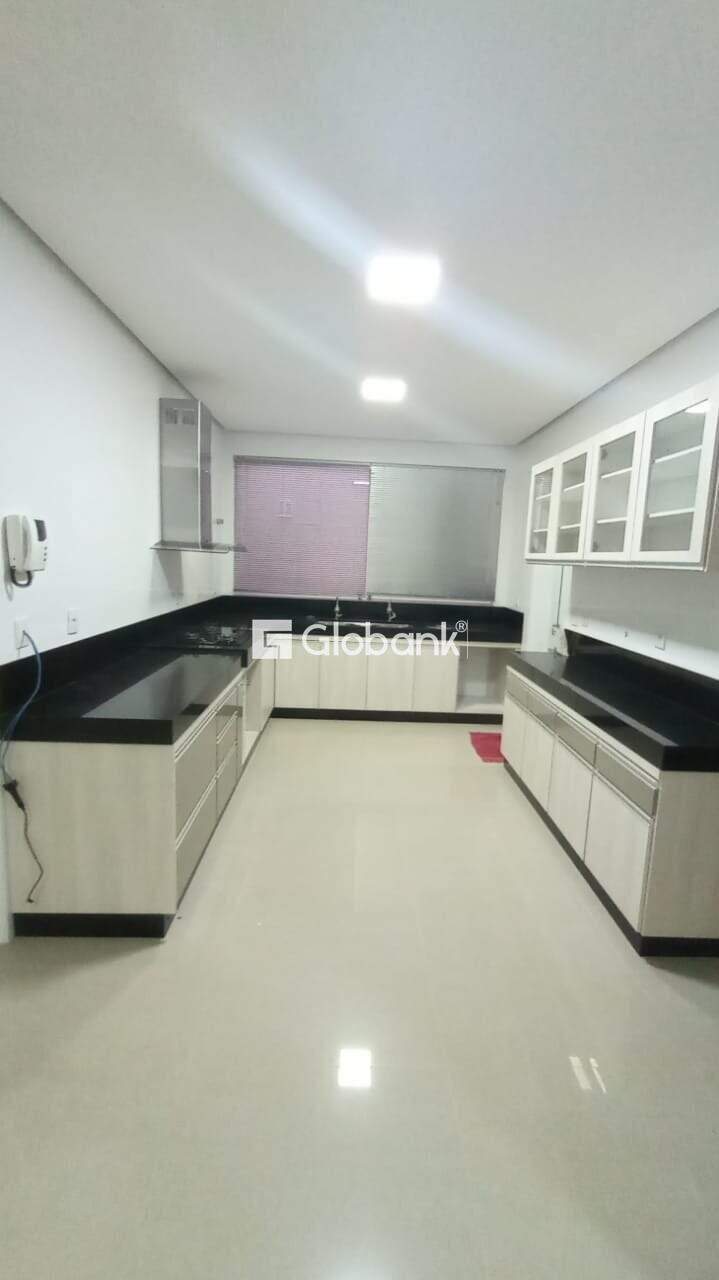 Casa 5 quartos à venda Sapucaia 350m² Montes Claros MG: Cozinha