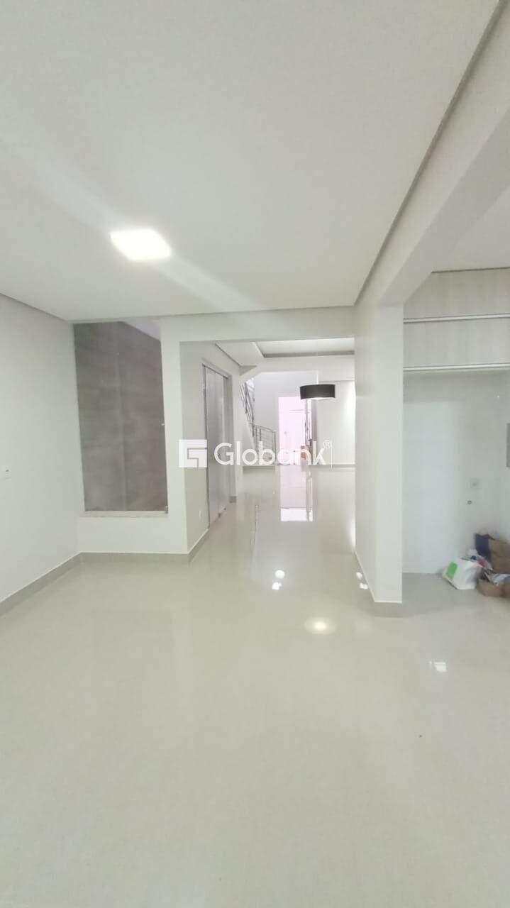 Casa 5 quartos à venda Sapucaia 350m² Montes Claros MG: Sala