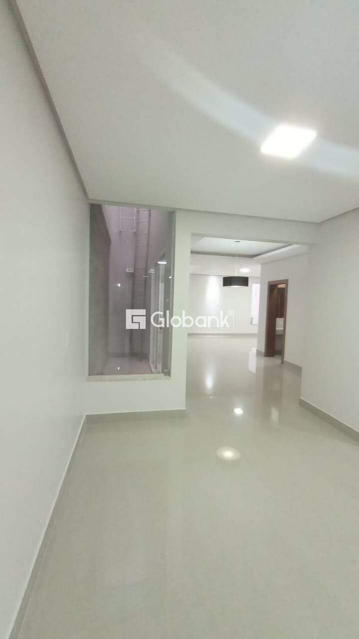 Casa 5 quartos à venda Sapucaia 350m² Montes Claros MG: Sala