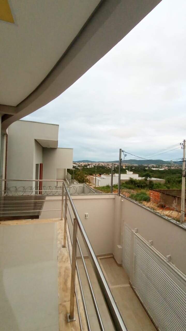 Casa 5 quartos à venda Sapucaia 350m² Montes Claros MG: Varanda