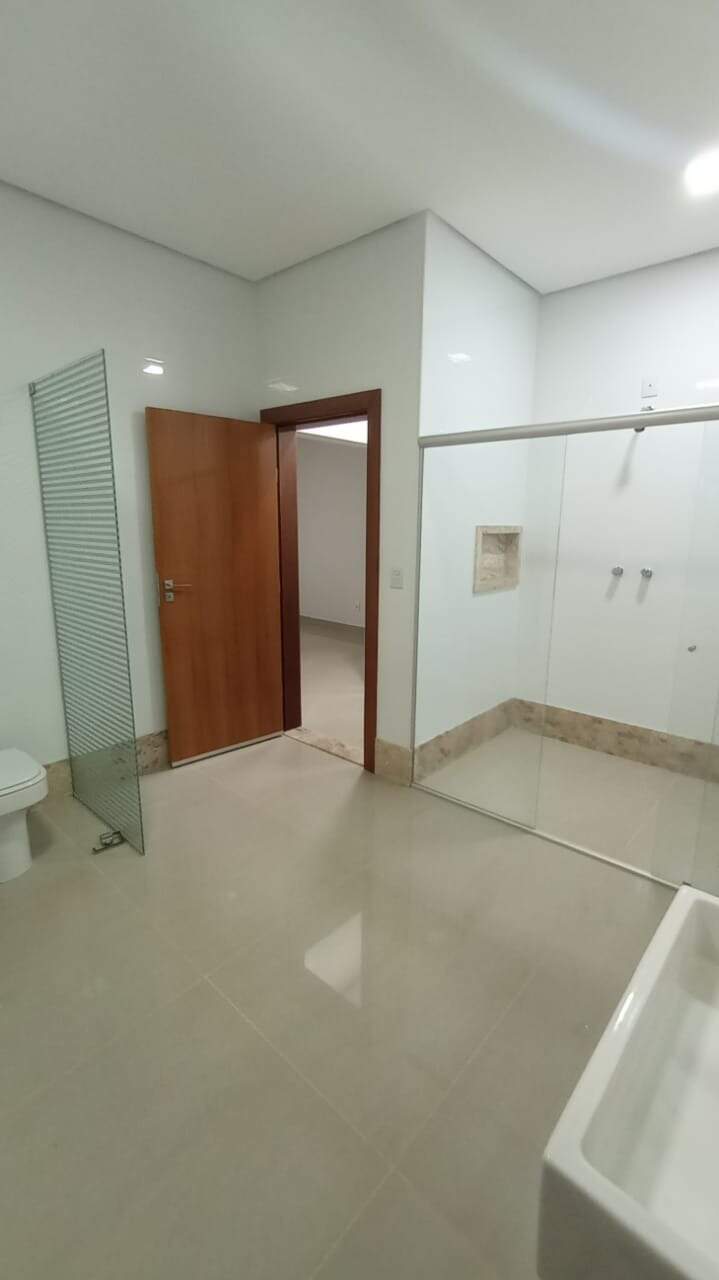 Casa 5 quartos à venda Sapucaia 350m² Montes Claros MG: Banheiro