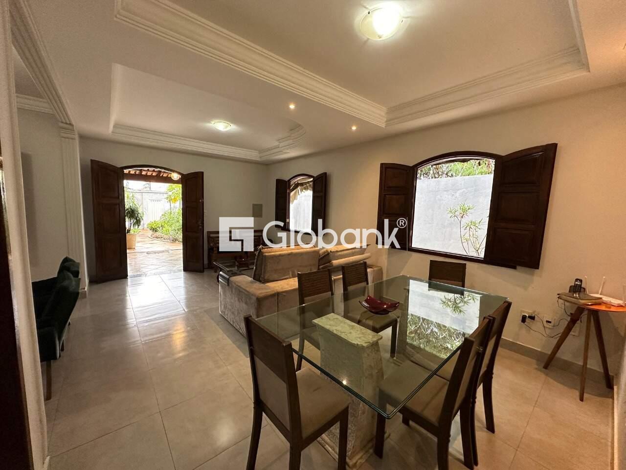 Casa 3 quartos à venda Edgar Pereira 270m² Montes Claros MG: sala jantar