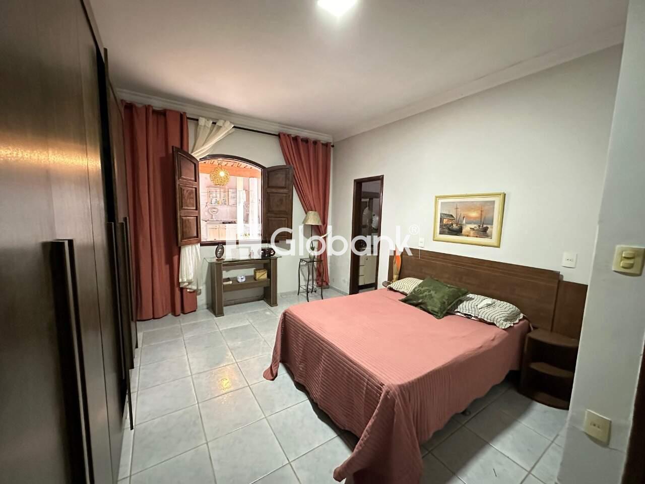 Casa 3 quartos à venda Edgar Pereira 270m² Montes Claros MG: Quarto 3 possui su te