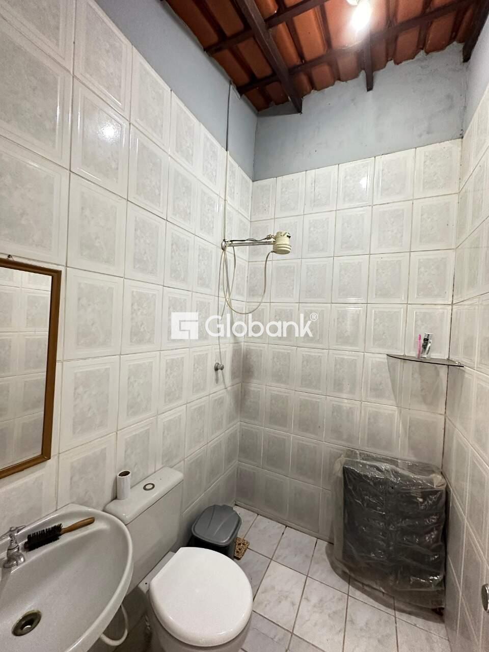 Casa 3 quartos à venda Edgar Pereira 270m² Montes Claros MG: Banheiro na Ed cula