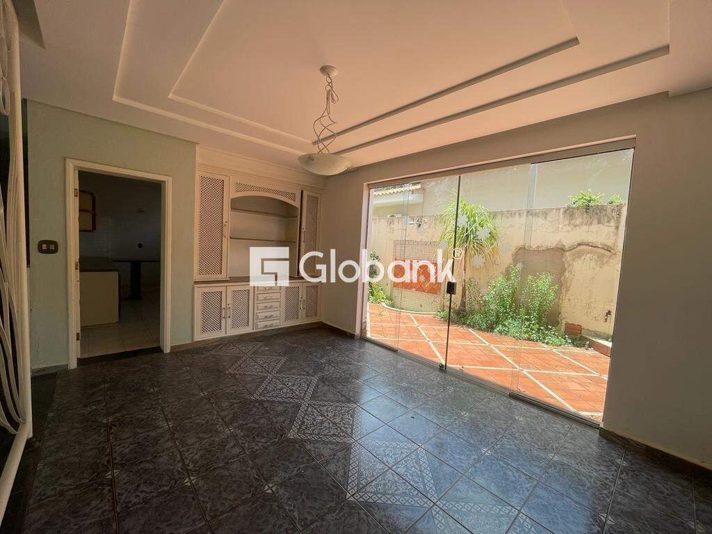 Casa 4 quartos à venda Morada do Sol 390m² Montes Claros MG: Sala