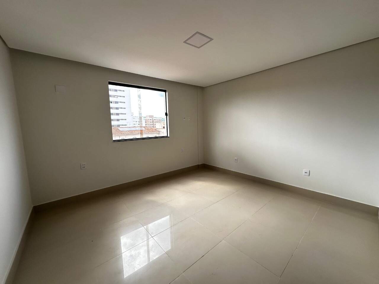 Apartamento 2 quartos para aluguel Cândida Câmara 70m² Montes Claros MG: Quarto 1