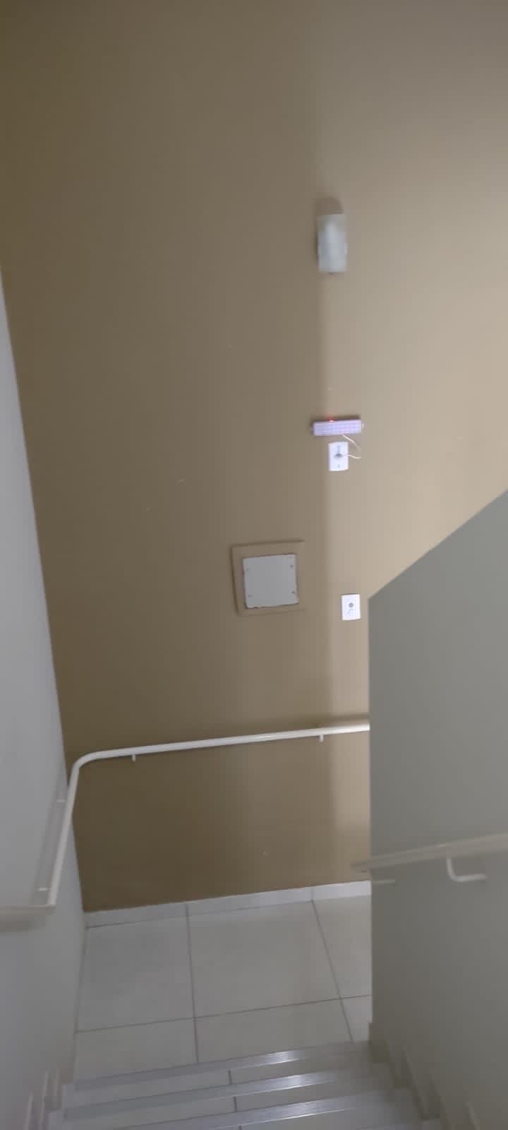 Apartamento 2 quartos para aluguel Todos os Santos 70m² Montes Claros MG: Escada