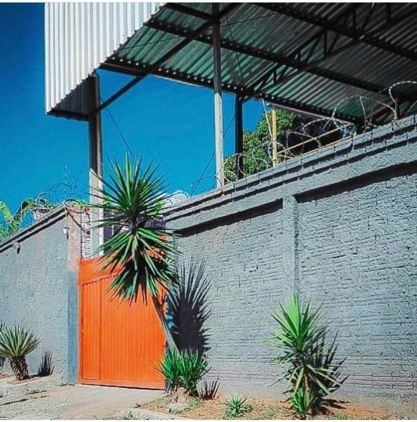 Galpão para aluguel Santa Rita I 125m² Montes Claros MG: Fachada