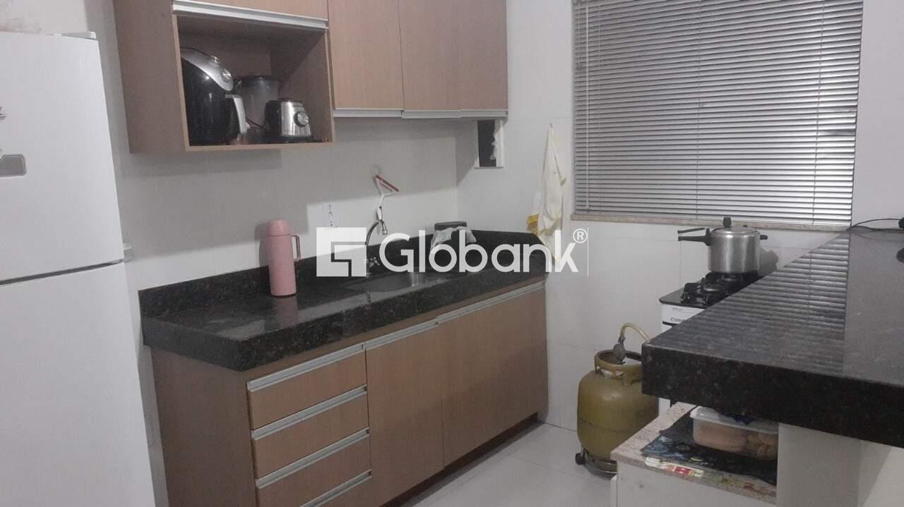 Casa 3 quartos à venda Belvedere 110m² Montes Claros MG: Cozinha com arm rios