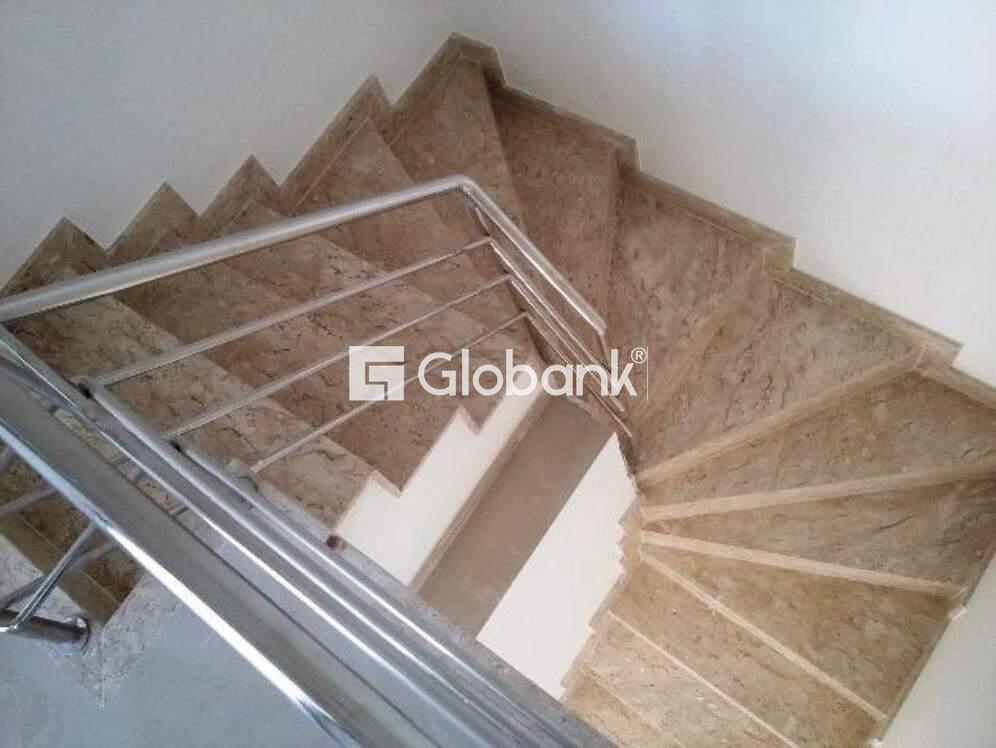 Casa 3 quartos à venda Belvedere 110m² Montes Claros MG: Escadas