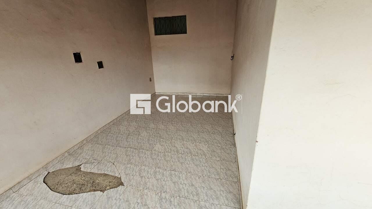 Casa 6 quartos à venda Jardim Palmeiras 0m² Montes Claros MG: Sacada