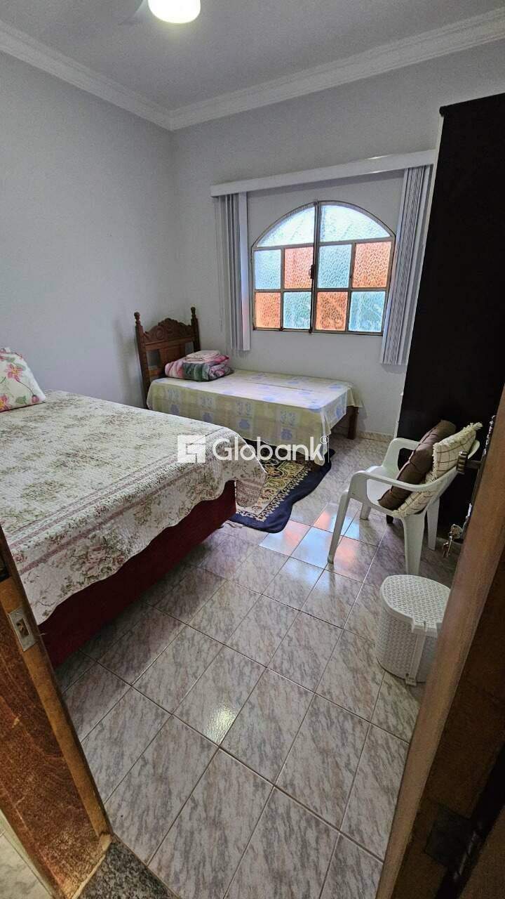 Casa 6 quartos à venda Jardim Palmeiras 0m² Montes Claros MG: Dormit rio 01