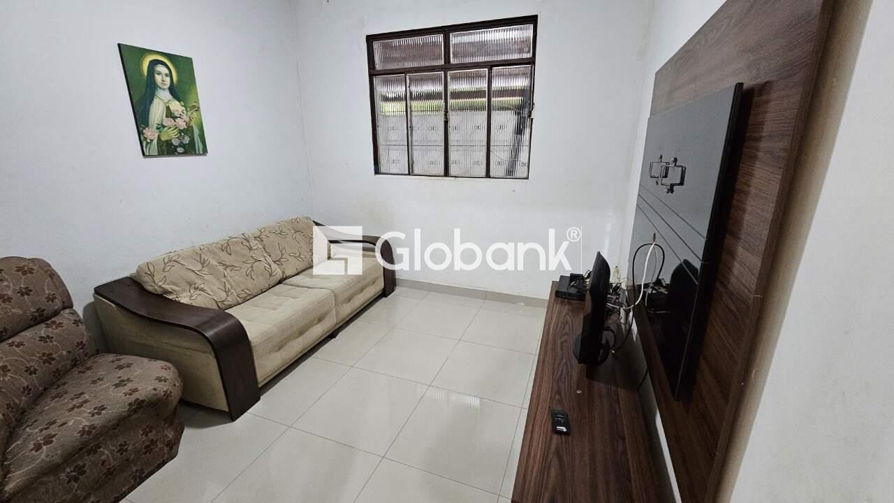 Casa 6 quartos à venda Jardim Palmeiras 0m² Montes Claros MG: Sala de Tv