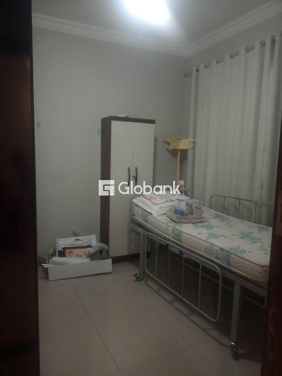 Casa 6 quartos à venda Jardim Palmeiras 0m² Montes Claros MG: Dormit rio 04