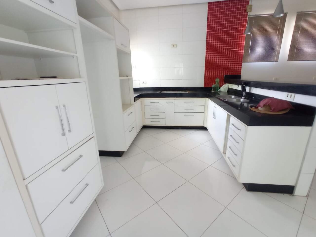 Casa 3 quartos à venda Jaraguá 300m² Montes Claros MG: Cozinha