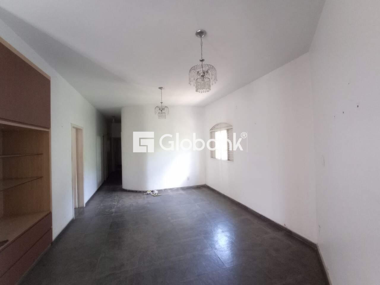 Casa 3 quartos à venda Jaraguá 300m² Montes Claros MG: Sala