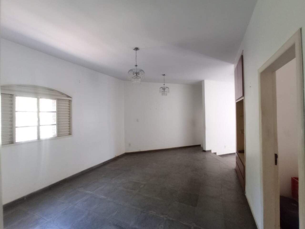 Casa 3 quartos à venda Jaraguá 300m² Montes Claros MG: Sala