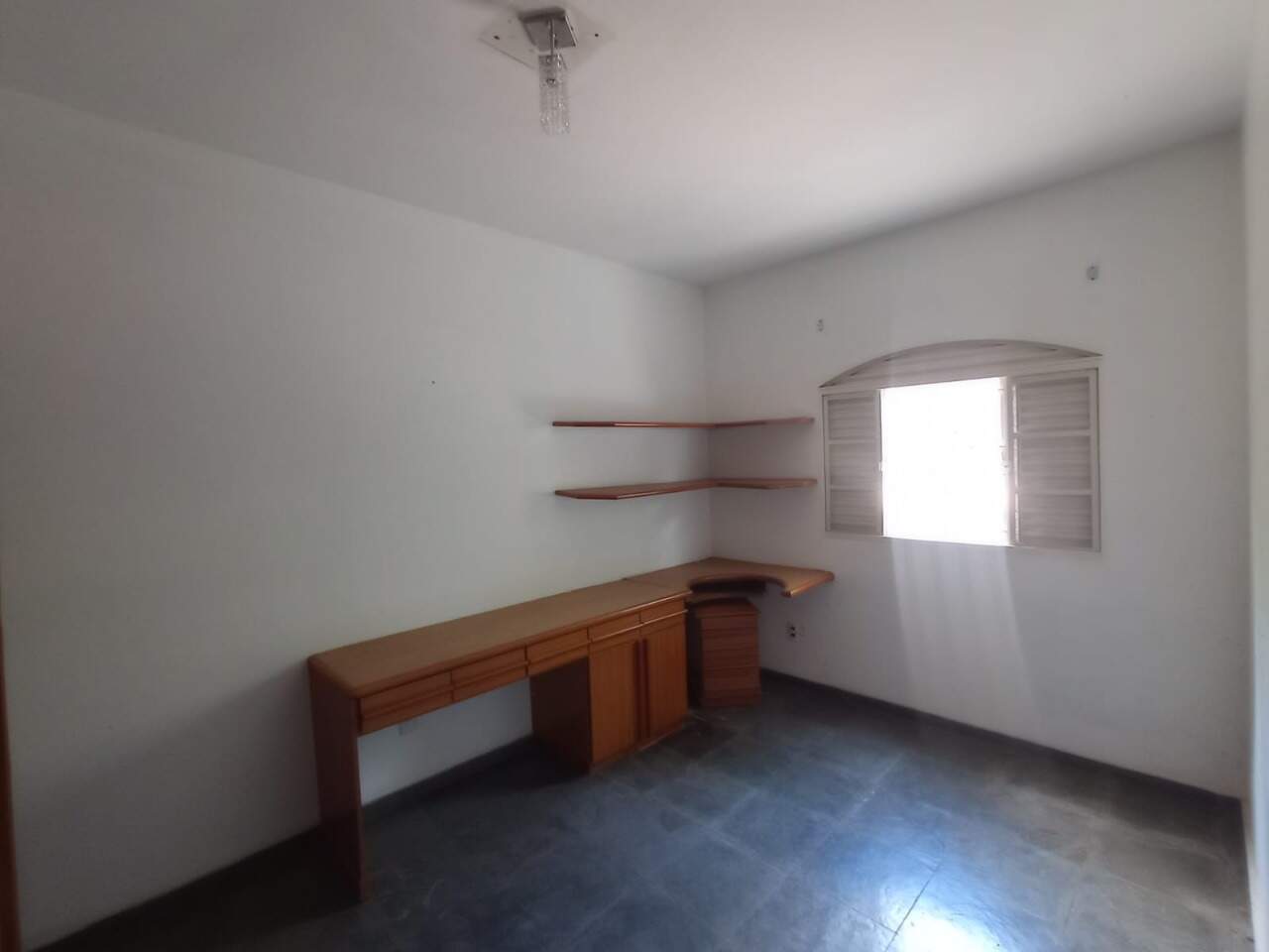 Casa 3 quartos à venda Jaraguá 300m² Montes Claros MG: Quarto