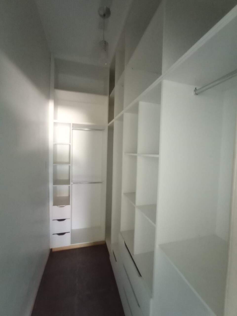 Casa 3 quartos à venda Jaraguá 300m² Montes Claros MG: Closet