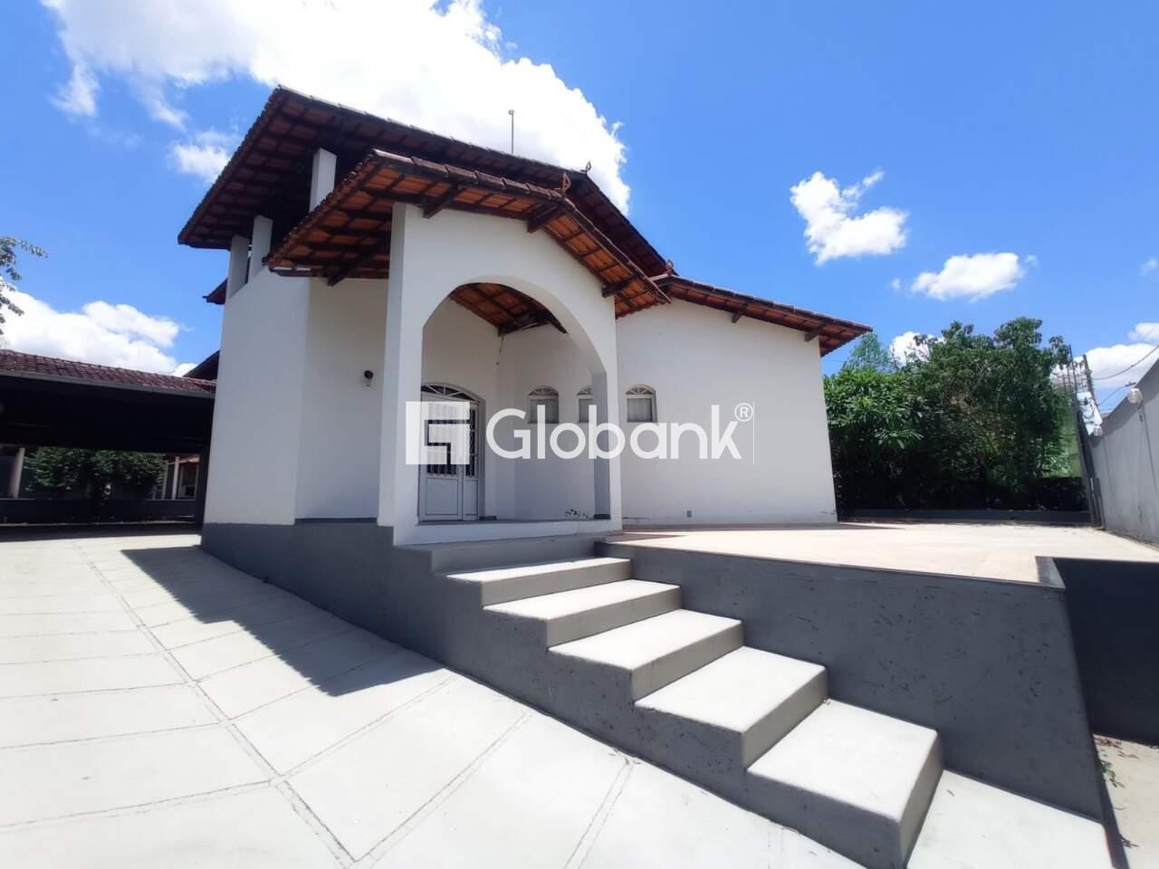Casa 3 quartos à venda Jaraguá 300m² Montes Claros MG: Fachada