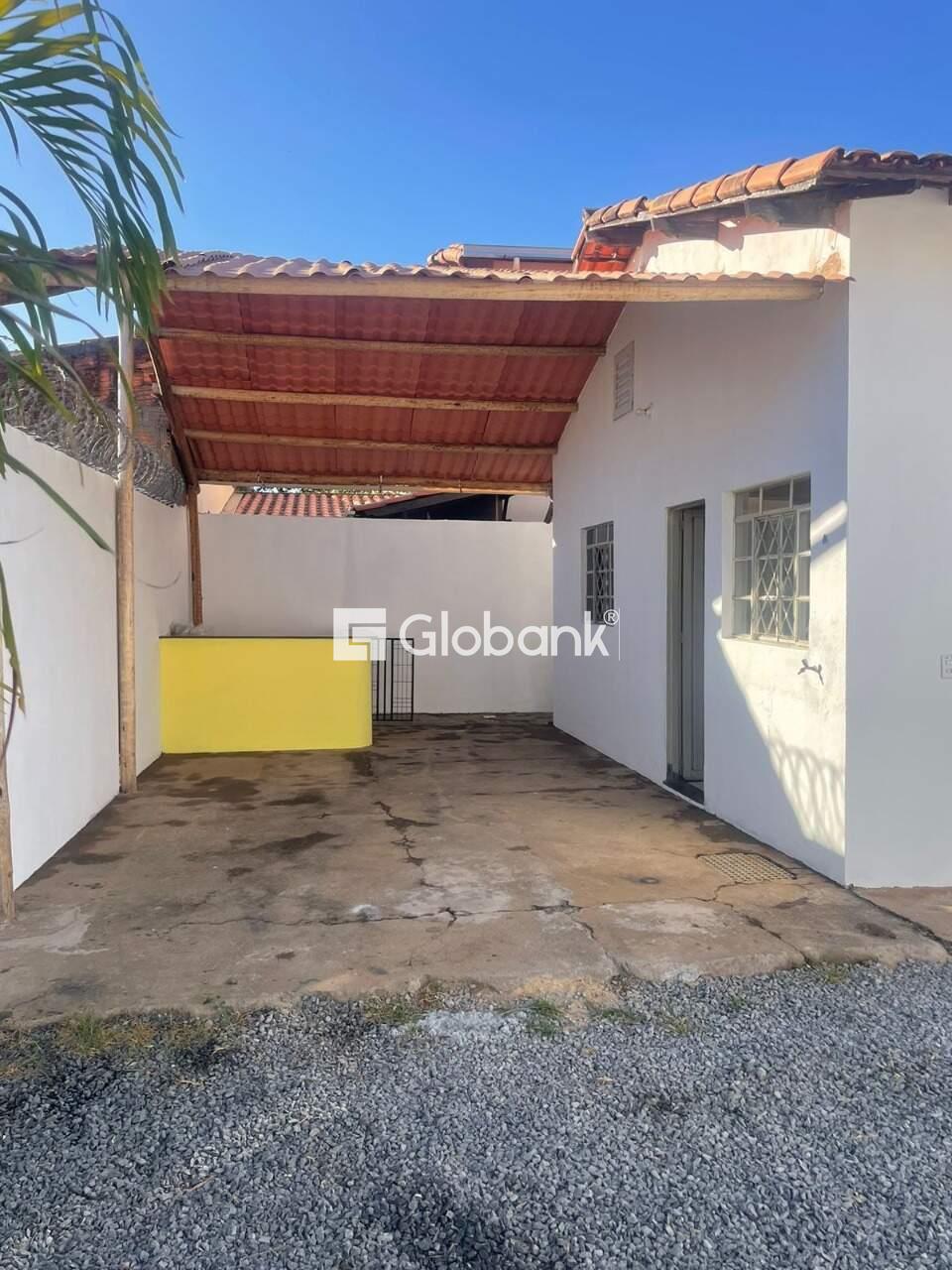Casa 3 quartos à venda Planalto 70m² Montes Claros MG: GARAGEM