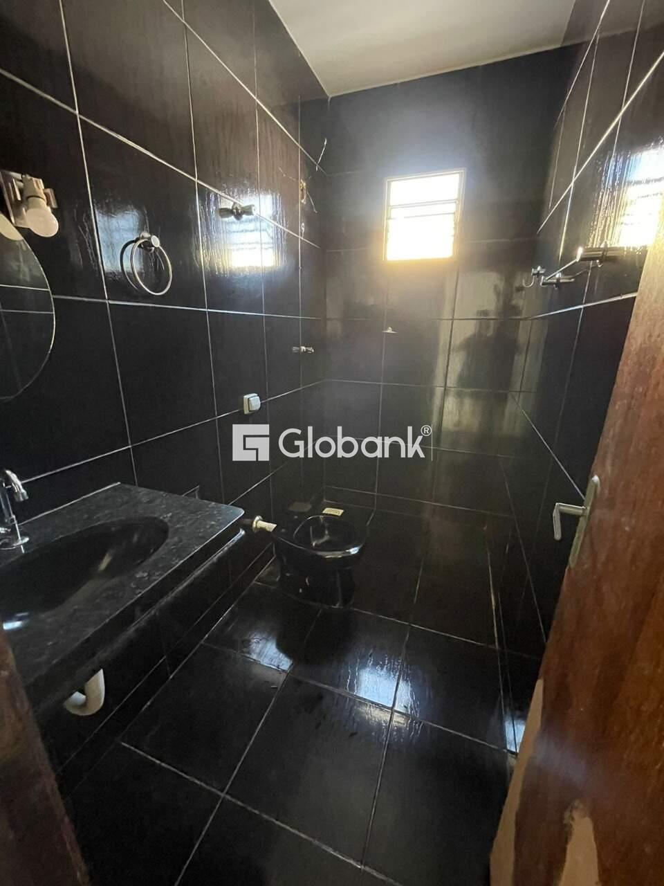 Casa 3 quartos à venda Planalto 70m² Montes Claros MG: BANHEIRO SOCIAL