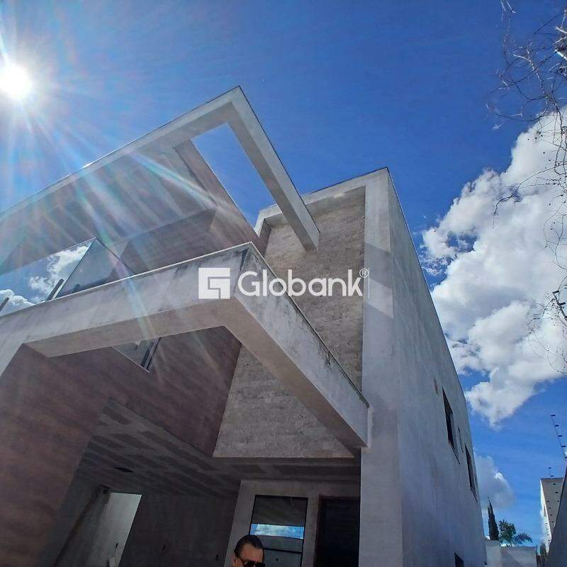 Casa 4 quartos à venda Ibituruna 200m² Montes Claros MG: 