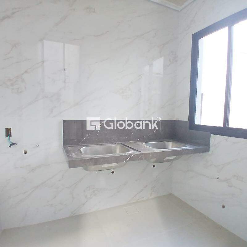 Casa 4 quartos à venda Ibituruna 200m² Montes Claros MG: 