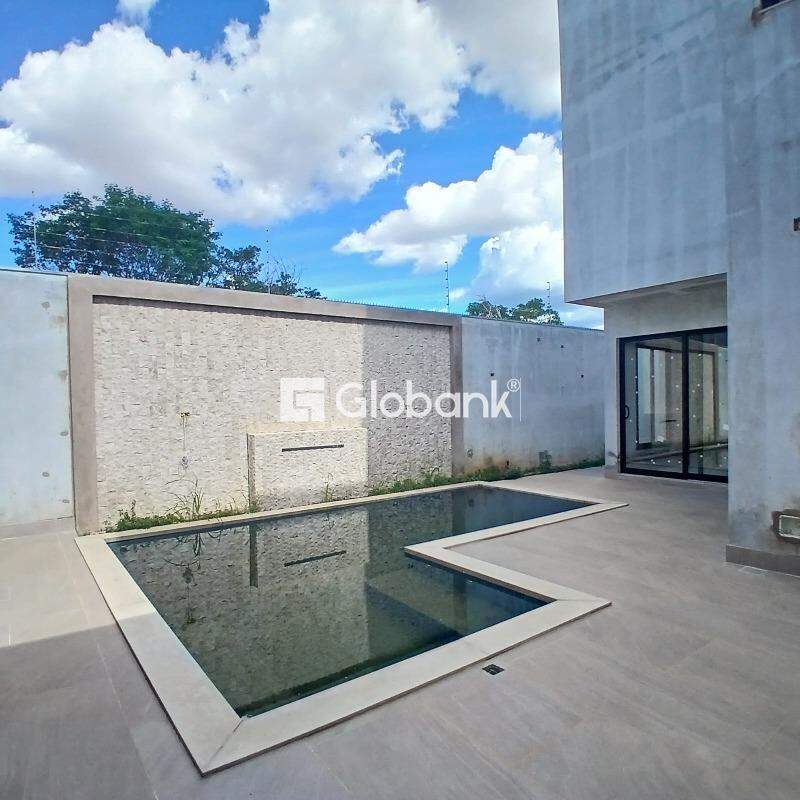 Casa 4 quartos à venda Ibituruna 200m² Montes Claros MG: 
