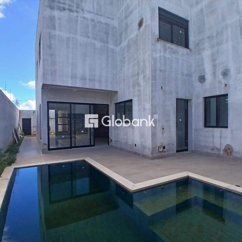 Casa 4 quartos à venda Ibituruna 200m² Montes Claros MG: 