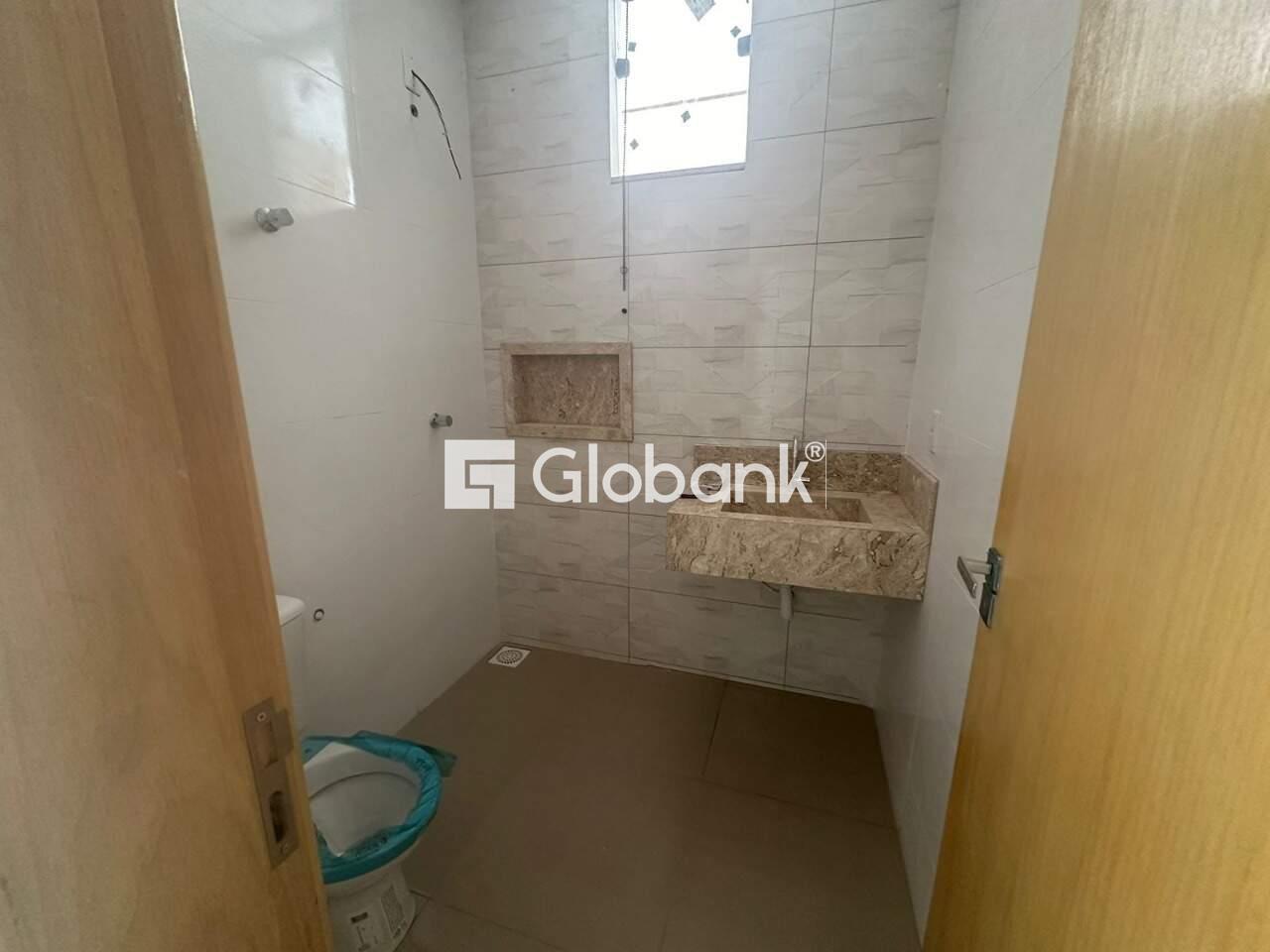 Casa 2 quartos à venda Residencial Terra Jardim 47m² Montes Claros MG: Banheiro social