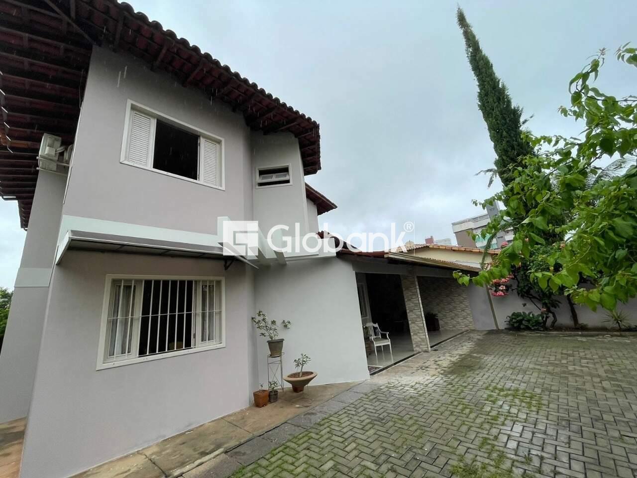 Casa 4 quartos à venda Morada do Sol 255m² Montes Claros MG: Fachada da casa-Garagem