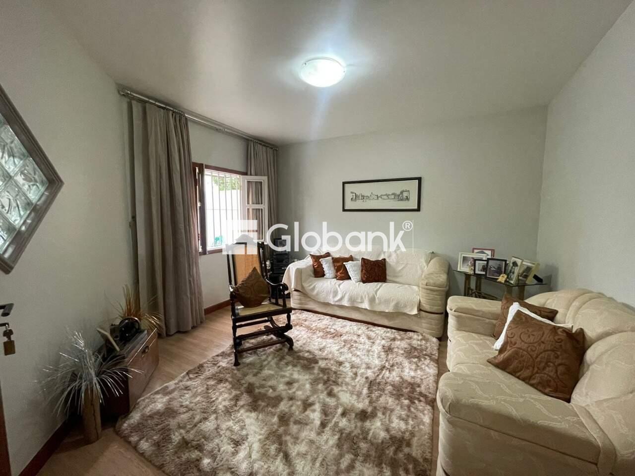 Casa 4 quartos à venda Morada do Sol 255m² Montes Claros MG: Sala de visita