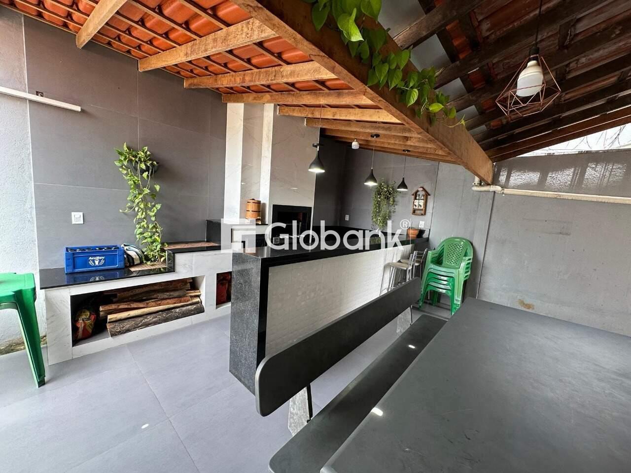 Casa 3 quartos à venda Barcelona Park 230m² Montes Claros MG: rea gourmet com churrasqueira