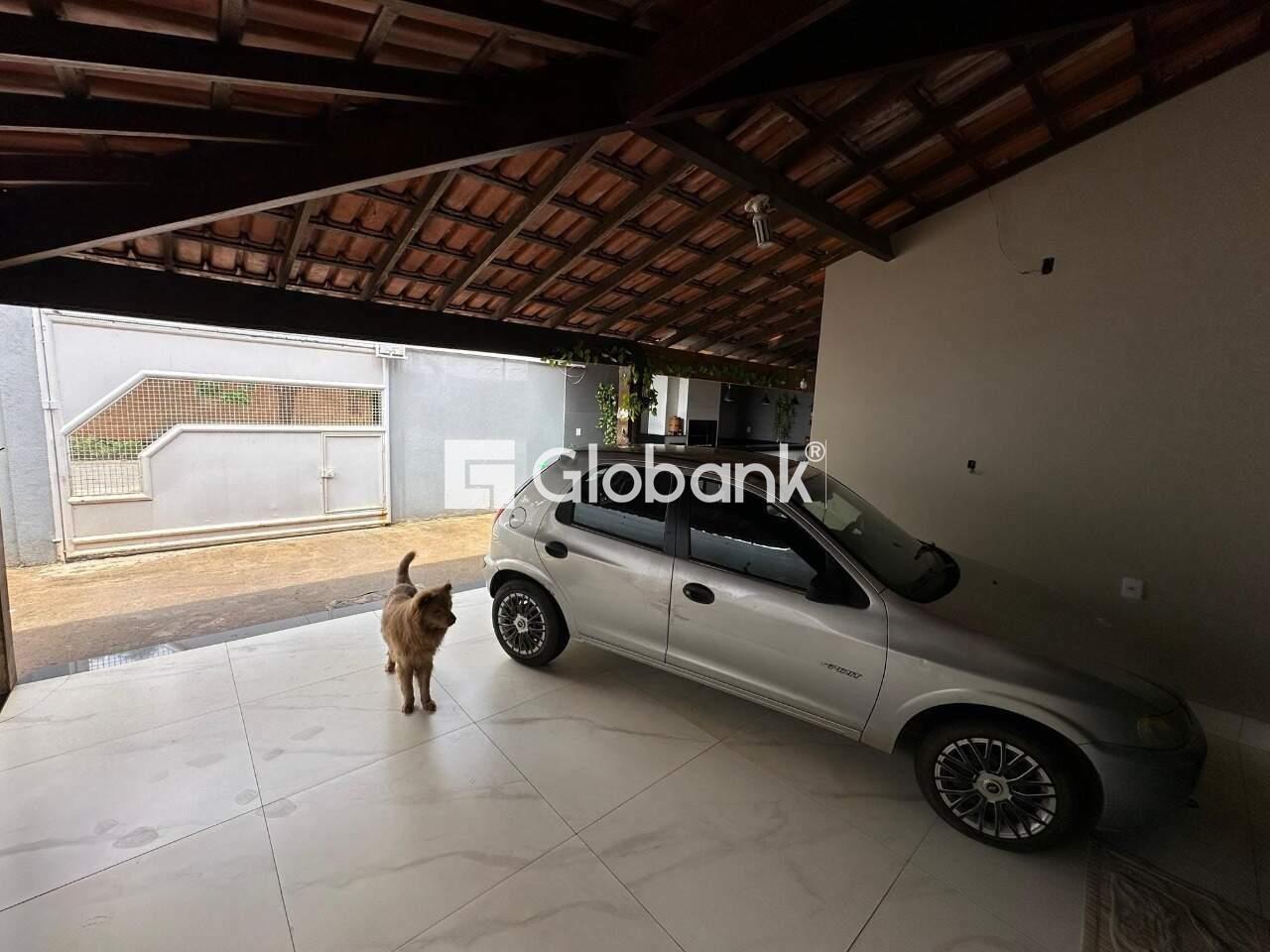 Casa 3 quartos à venda Barcelona Park 230m² Montes Claros MG: Garagem coberta