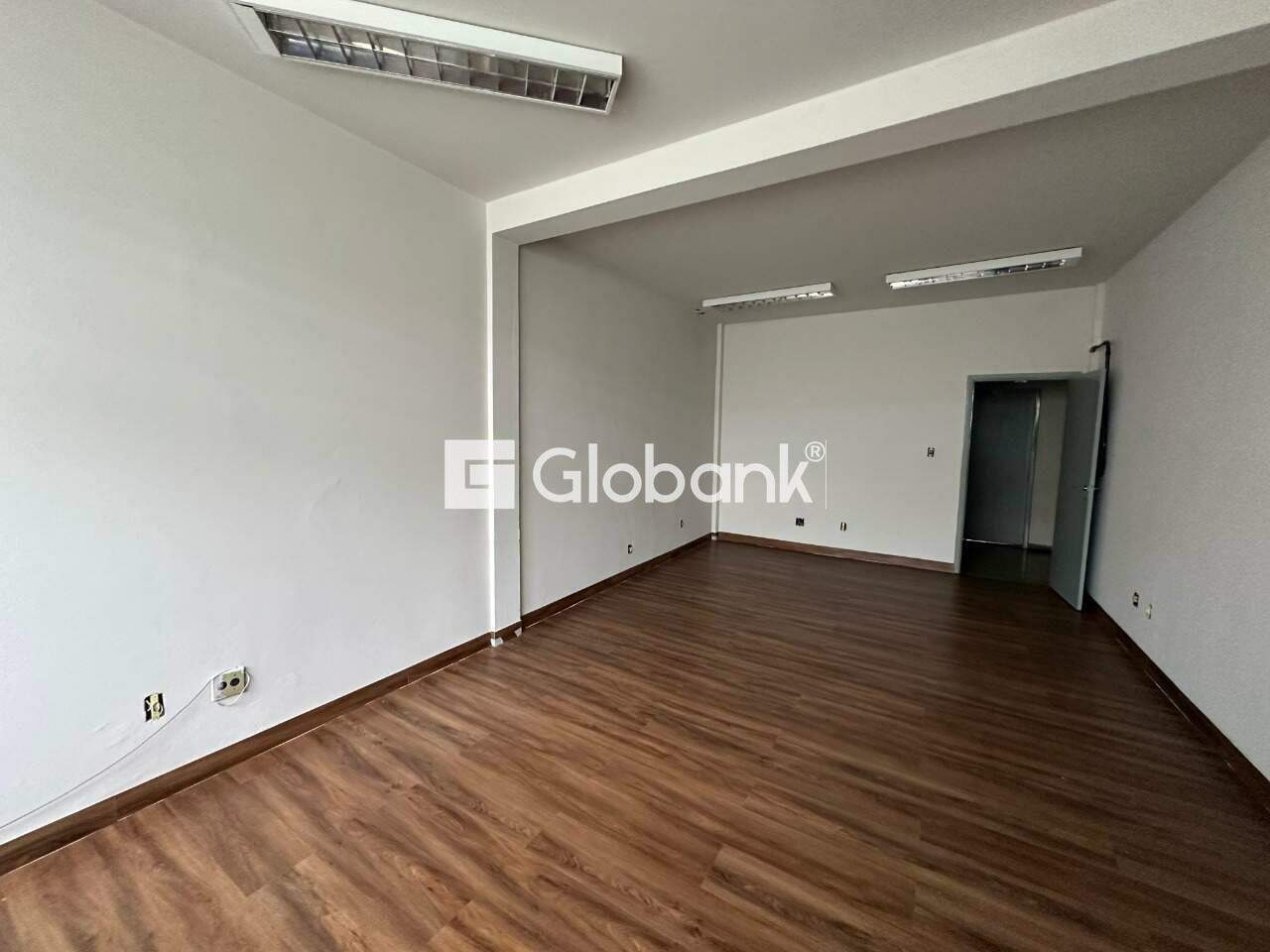 Sala comercial para aluguel Centro 25,86m² Montes Claros MG: Sala..